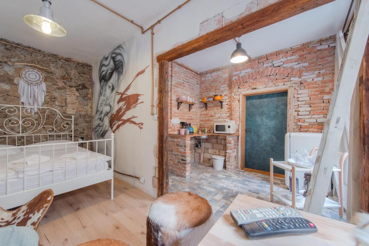 Accommodation At The Zeus Apartment Братислава Экстерьер фото